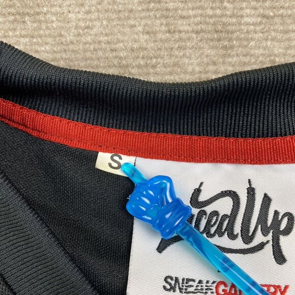 Sneak Gallery LACED UP G.O.A.T. MICHAEL JORDAN #23 JERSEY RETR0 95 “ I’m Back” - Picture 6 of 16